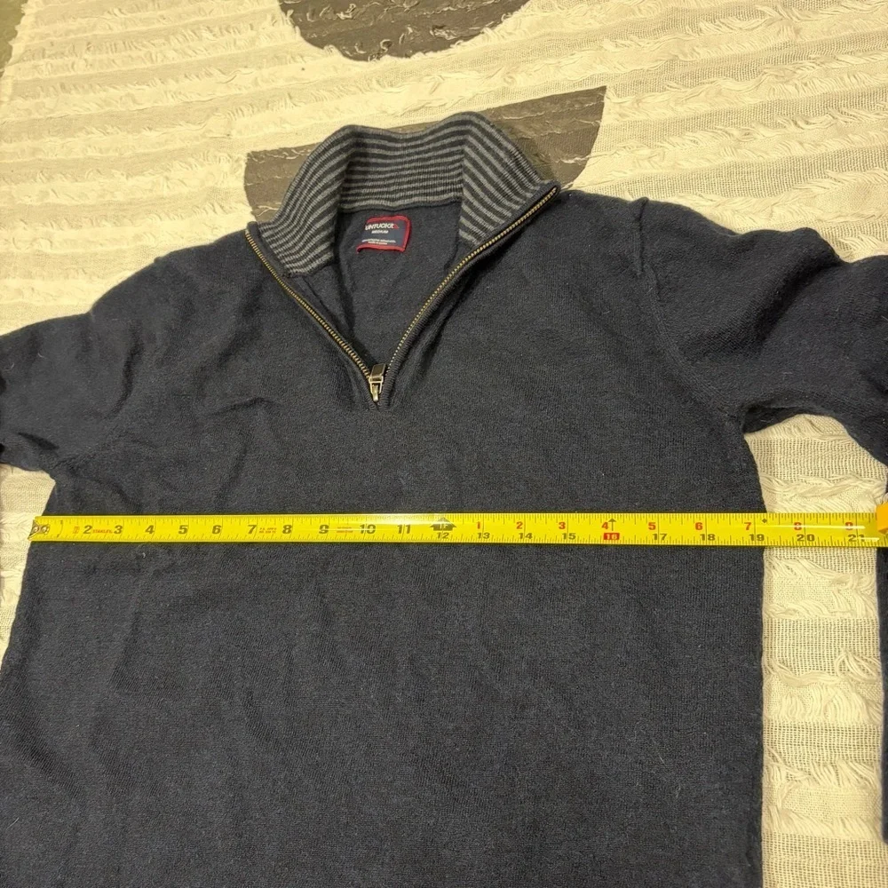 Untuckit 100% merino wool blue quarter zip sweater mens sz M Classic Career